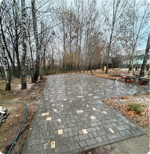 Укладка вибропрессованной брусчатки
